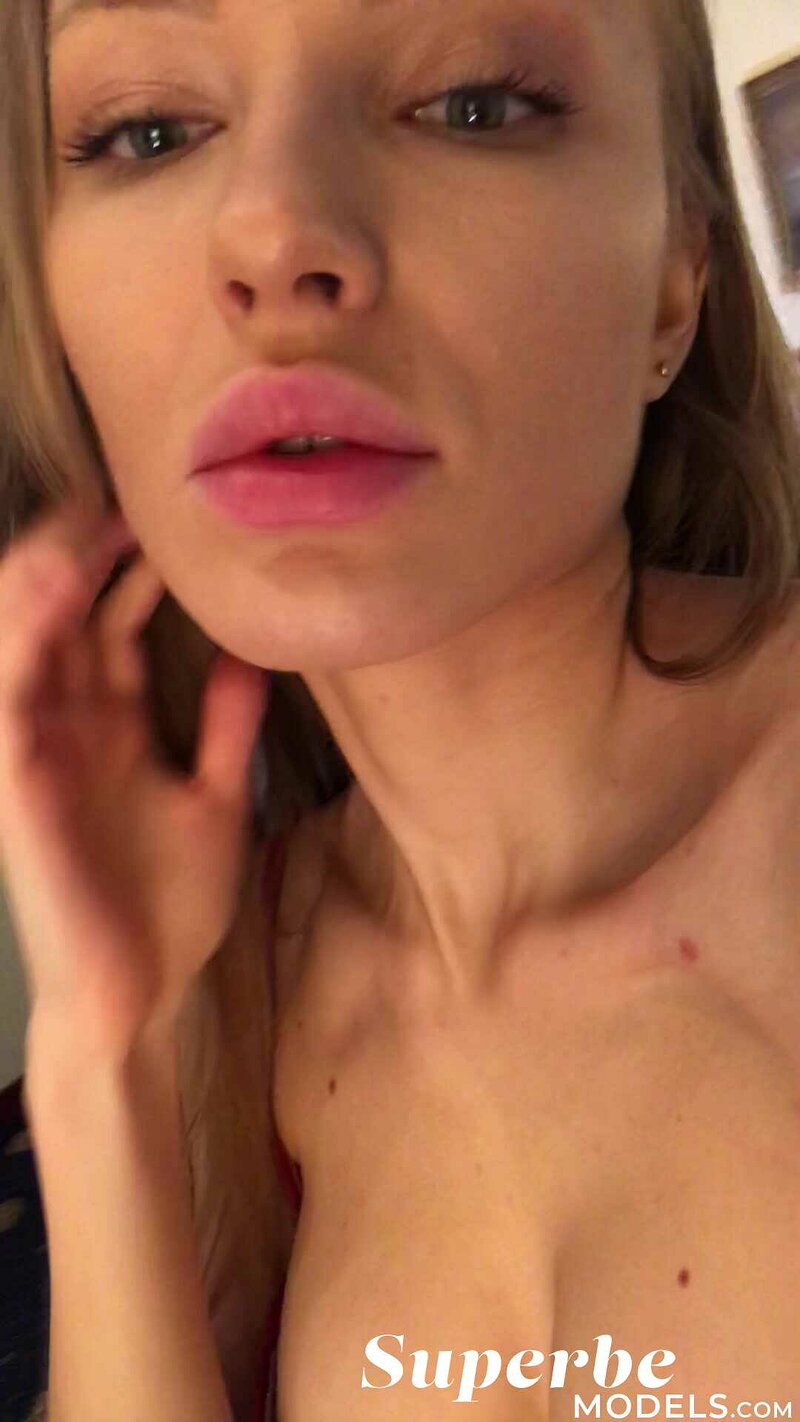 Уляна, 28